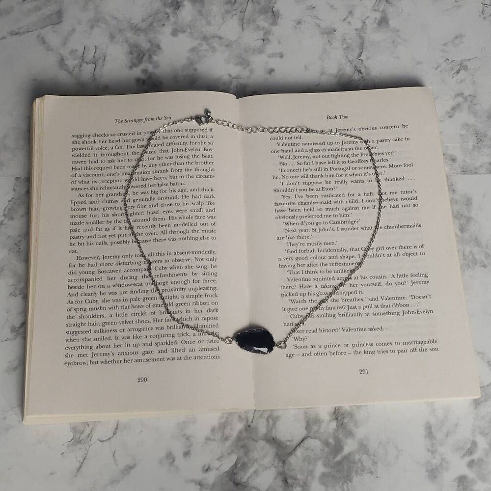 โNavyโBlueโStoneโNecklace